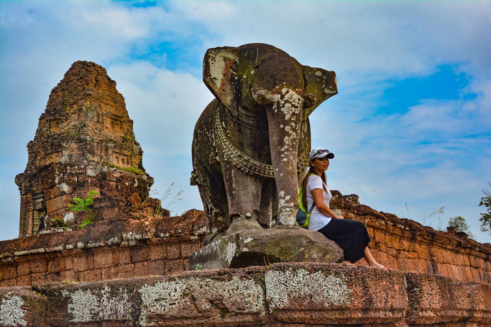 East Mebon - Elephant curved in a one big rock