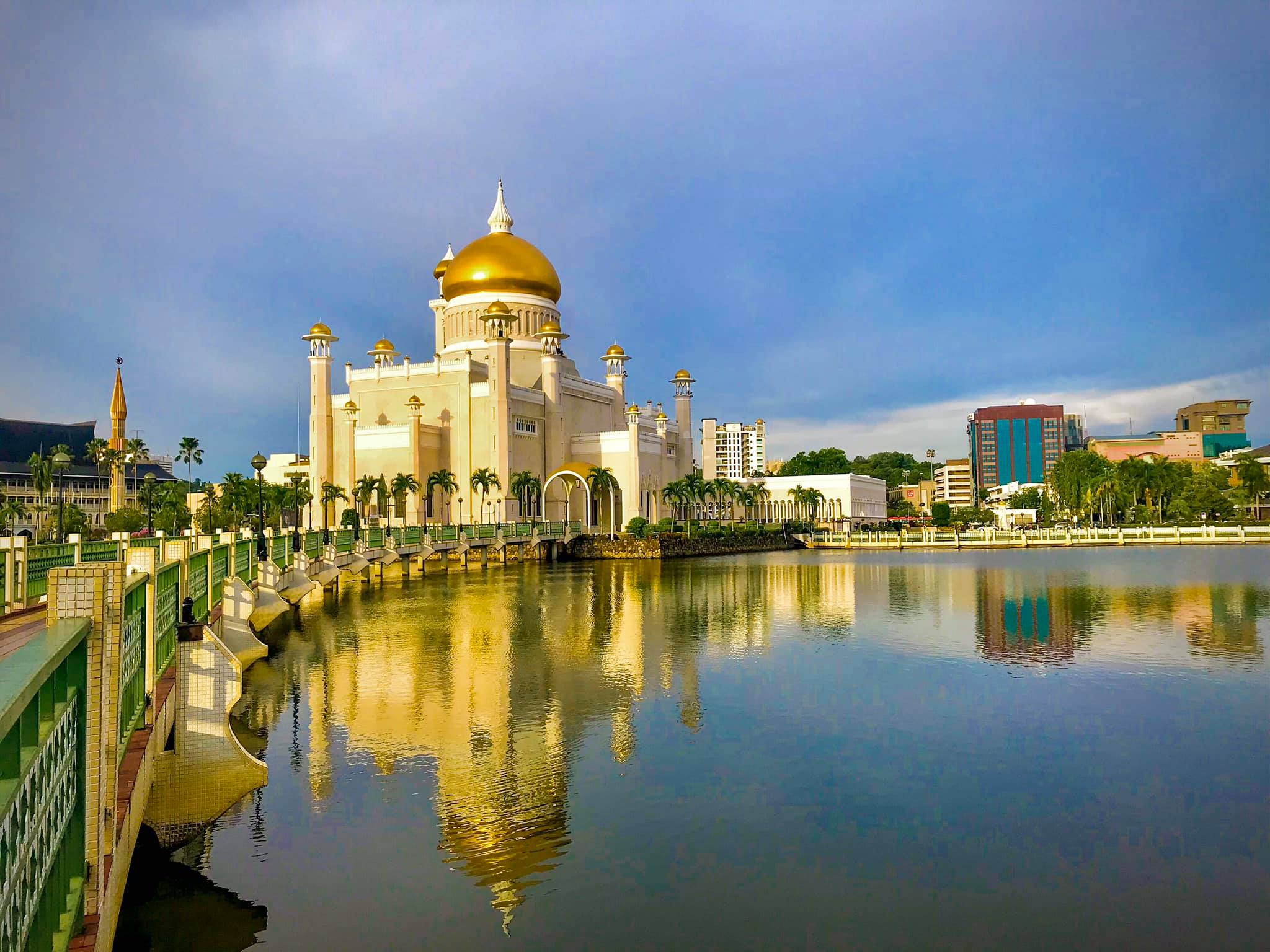 Omar Ali Saifuddien Mosque